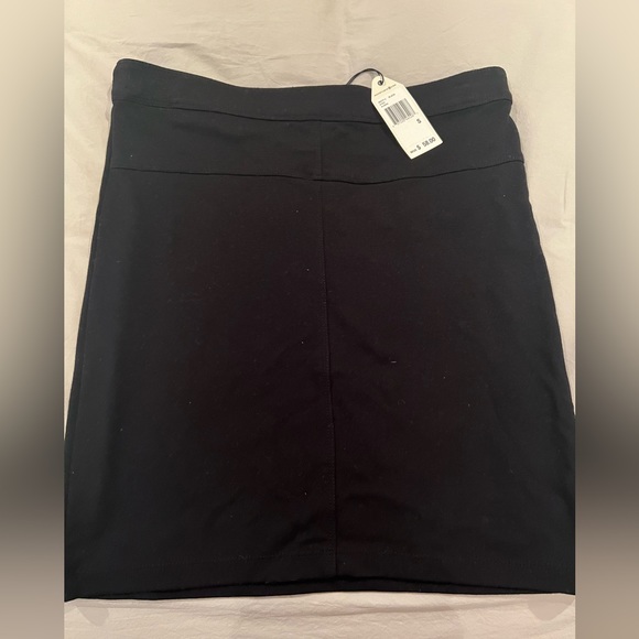 NWT/ Sophie Max
Size S Casual Skirt - Picture 4 of 6